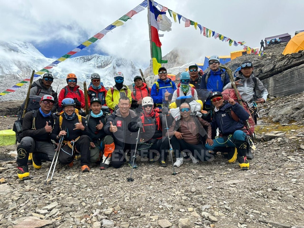 FINAL 8K TEAM SUMMITS MANASLU (8163M) 2023