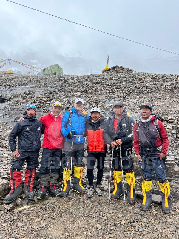 First Ever Malaysia Male Climber To Summit Manaslu(8163m) News Update 2022!!! image