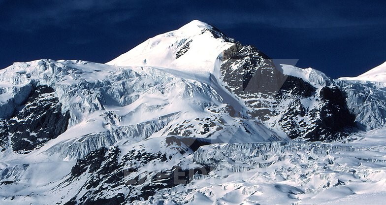 CHULU WEST PEAK CLIMBING (6,419M)