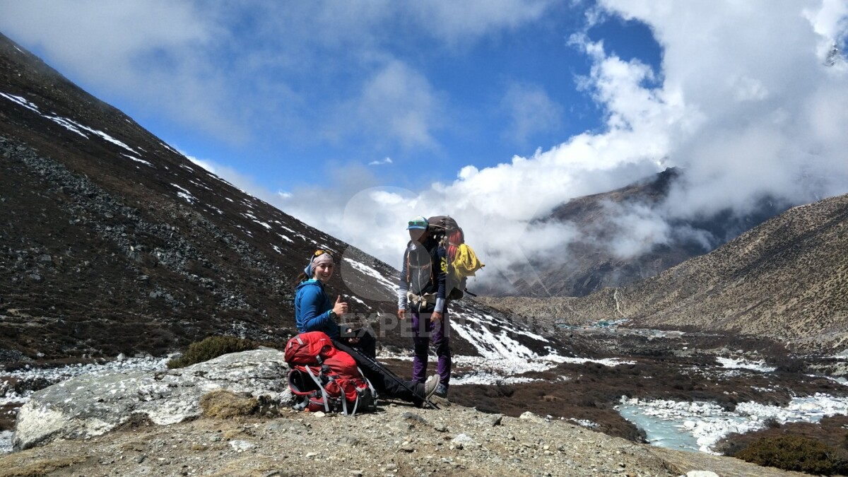 ISLAND PEAK (6,165M)