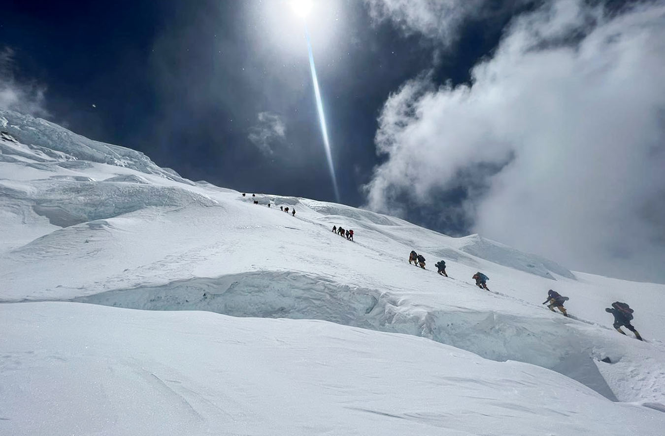 KANCHENJUNGA EXPEDITION (8,586M)