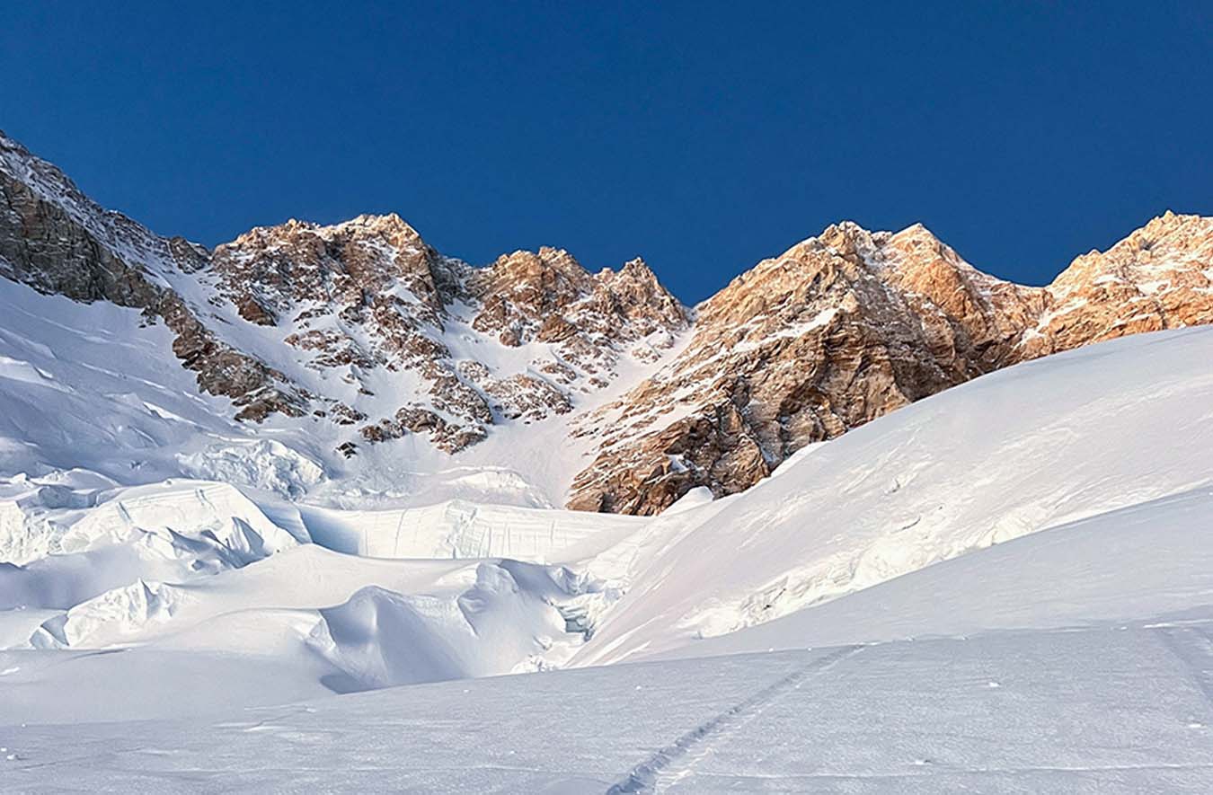 KANCHENJUNGA EXPEDITION (8,586M)
