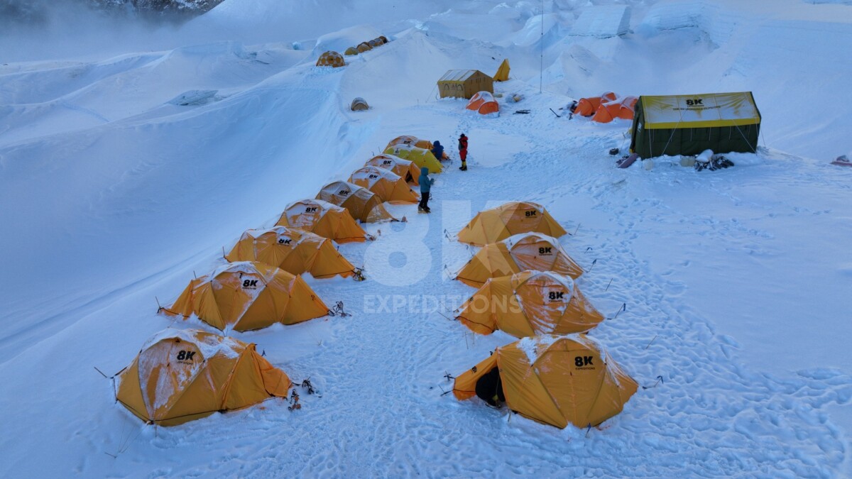 LHOTSE EXPEDITION (8,516M)