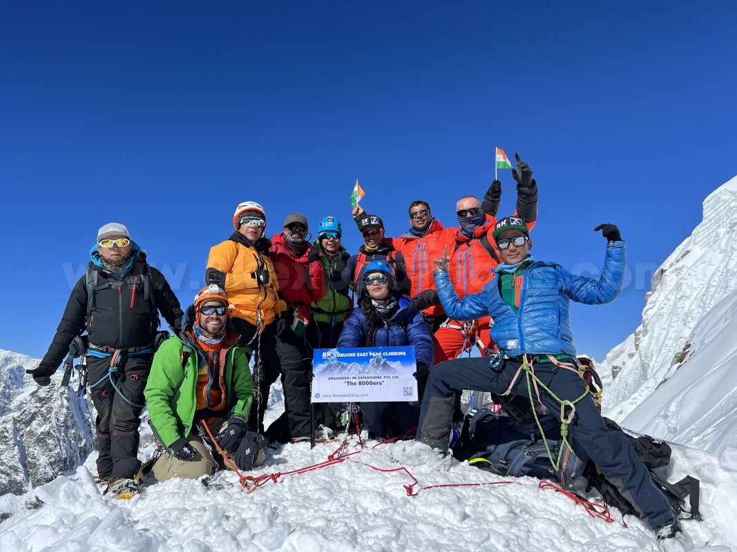 LOBUCHE EAST PEAK (6,119M)