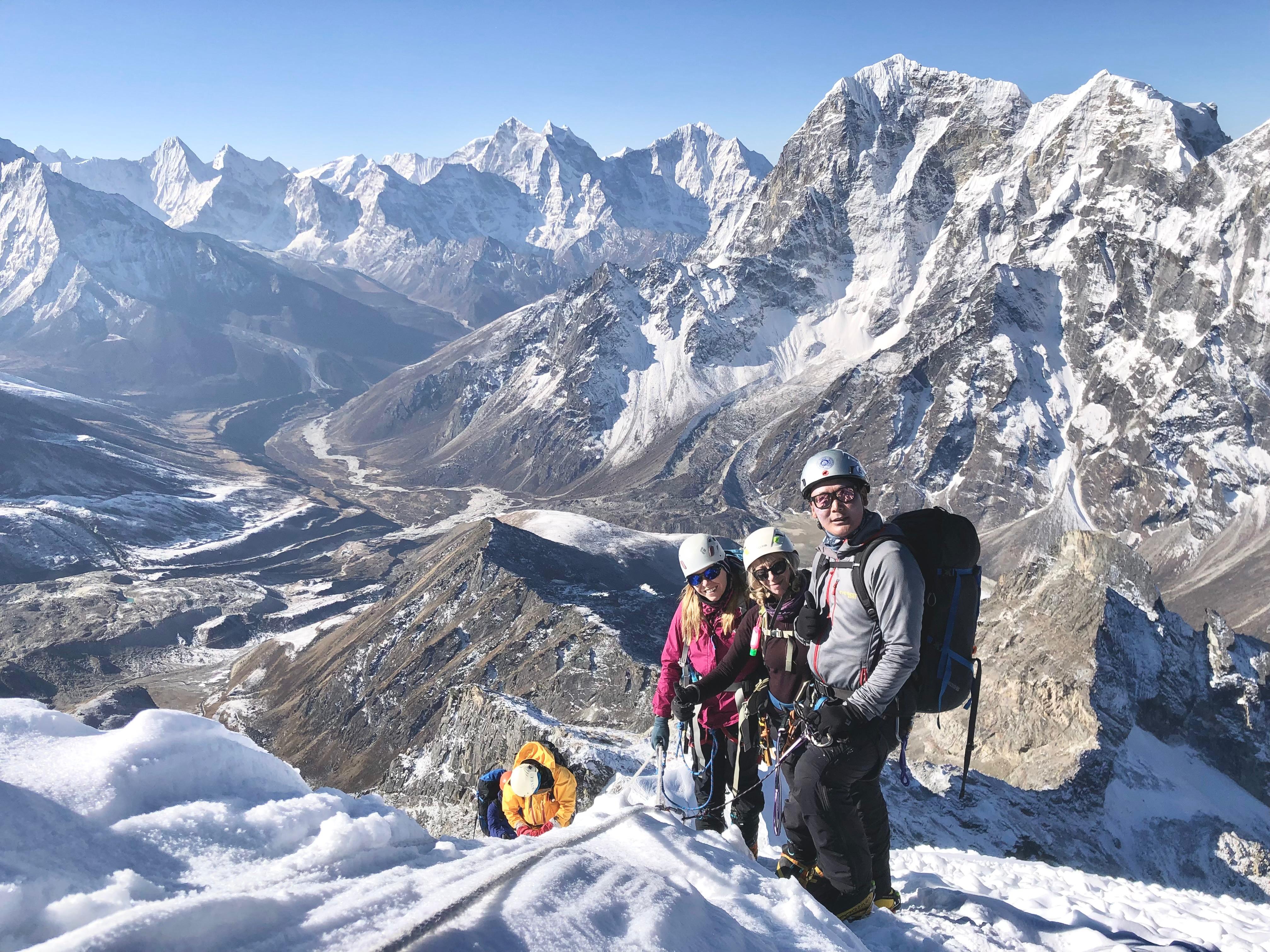 MERA PEAK, ISLAND PEAK AND LOBUCHE EAST PEAK - 3×6000ERS