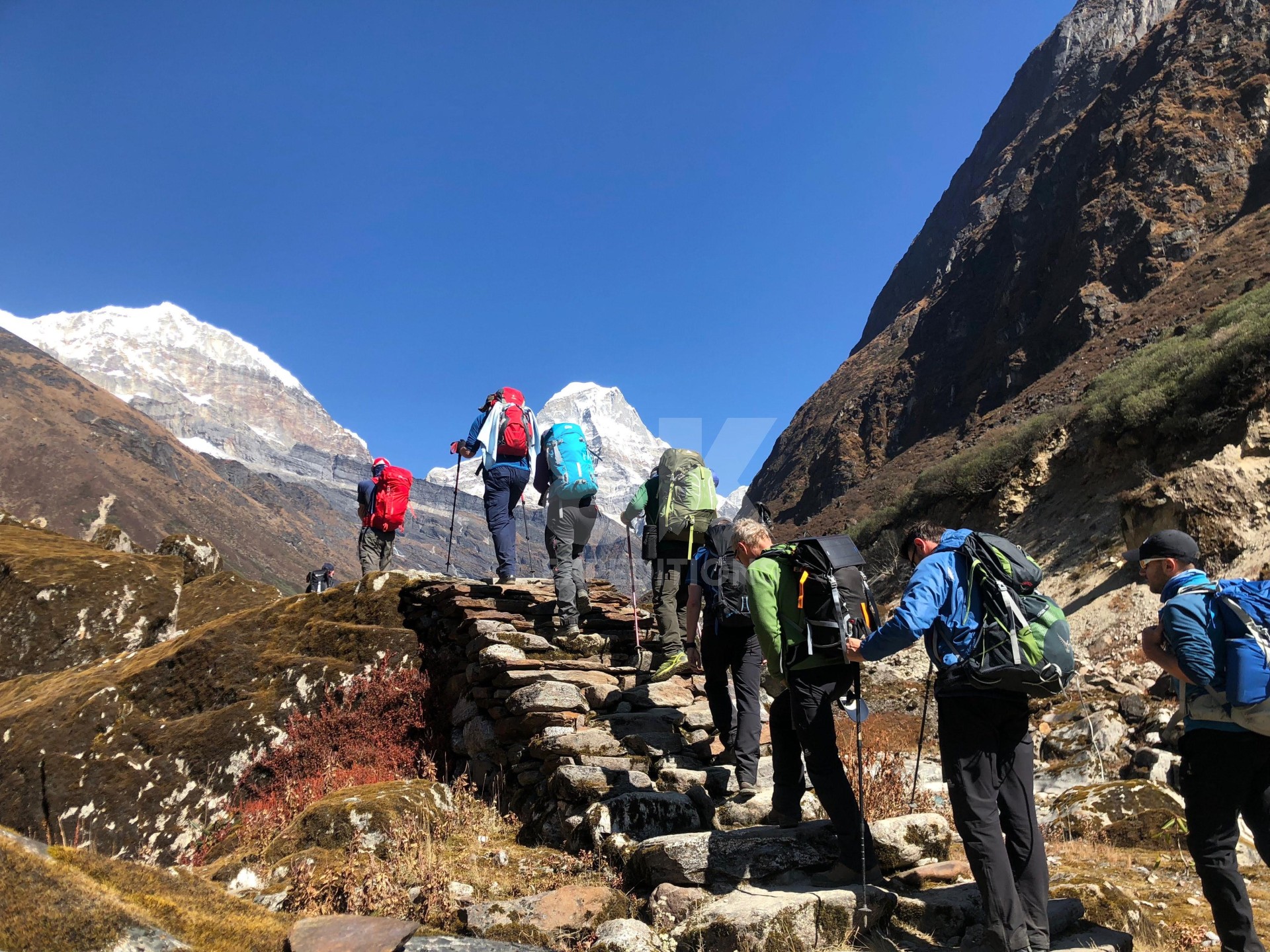 MAKALU BASE CAMP TREK (5,100M)