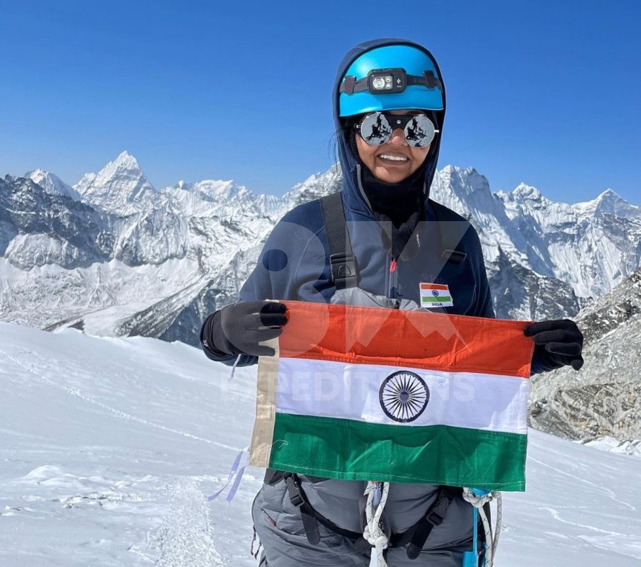 Mrs. Jyoti Ratre Becomes Oldest Indian Woman To Conquer Mount Everest 8848.86m /8K Expeditions Spring 2024
